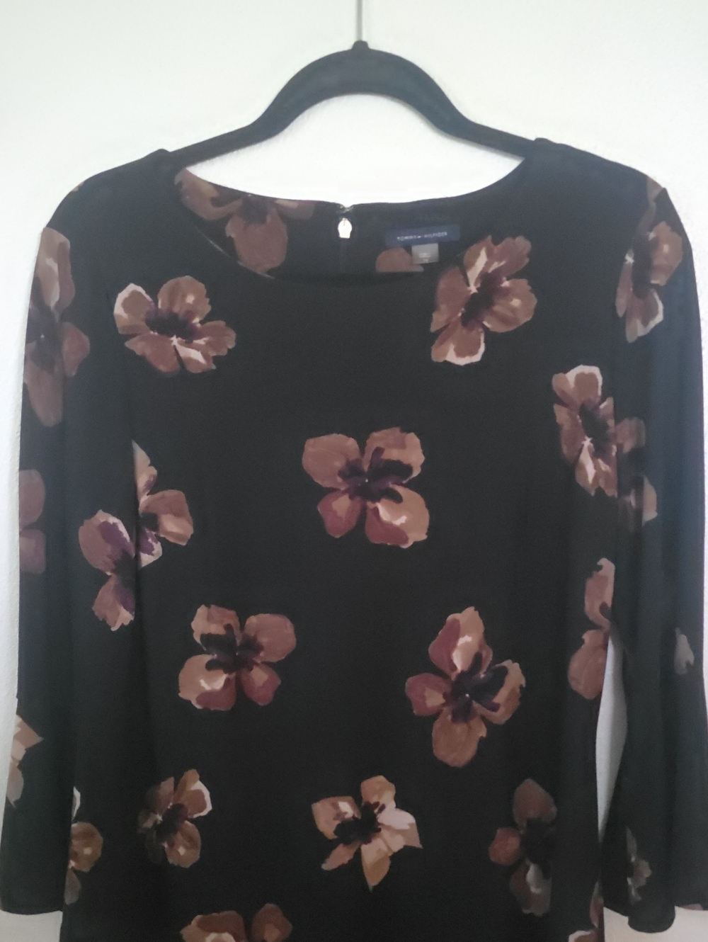Tommy Hilfiger Black Floral Shift Dress With Bell Sleeves - Picture 3 of 11